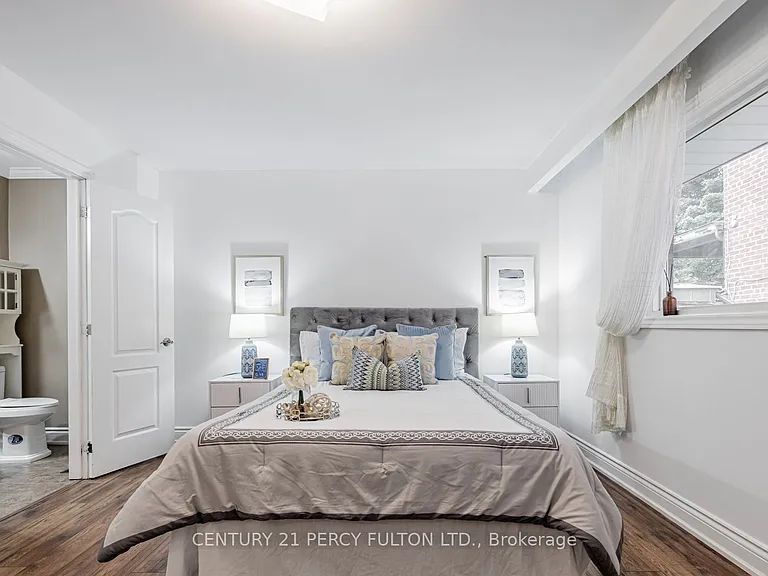 257 Otonabee Ave #MAIN — Photo 12