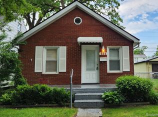 556 E Maxlow Ave, Hazel Park, MI 48030