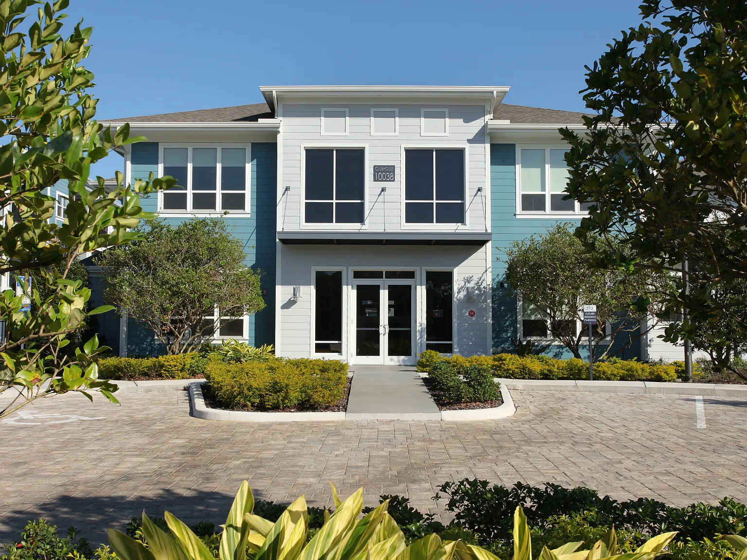 Eastmar Commons — Photo 3