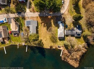 5031 Pine Dr, Jackson, MI 49201