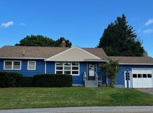 96 Enfield Rd, Lincoln, ME 04457