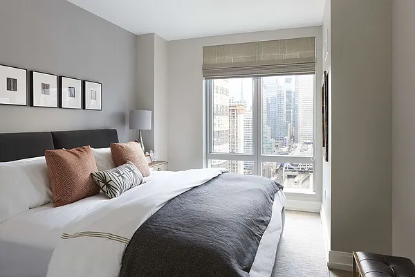Rented by Extell Marketing Group LLC | media 40