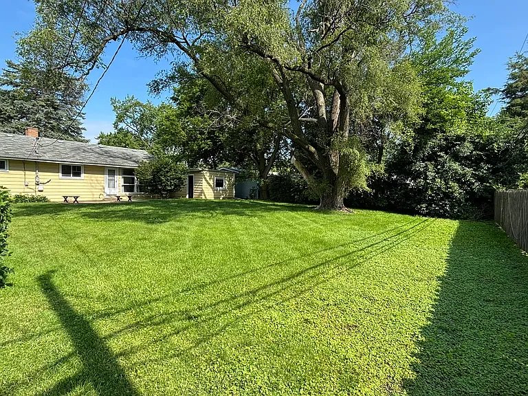 1417 N Wilke Rd — Photo 17