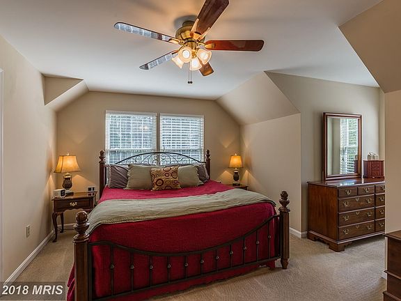 Bedroom (Master)