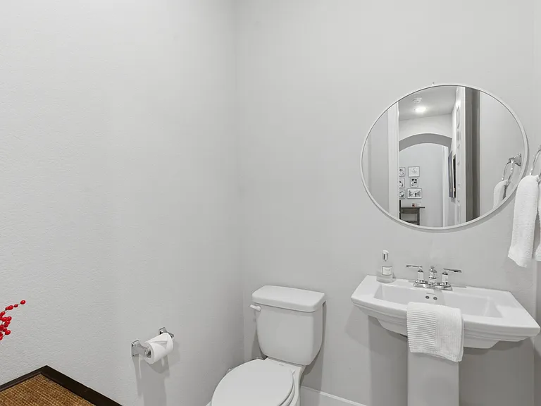 2225 Elm Pl — Photo 39
