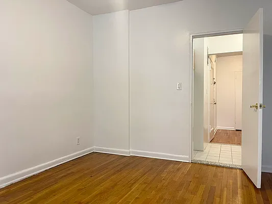 Rented by Douglas Elliman | media 7