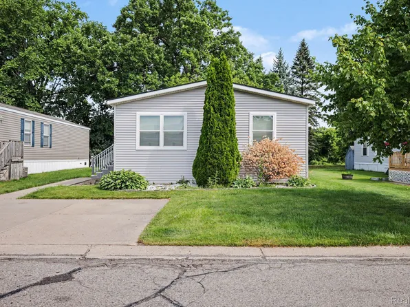 2700 Shimmons Rd #177, Auburn Hills, MI 48326