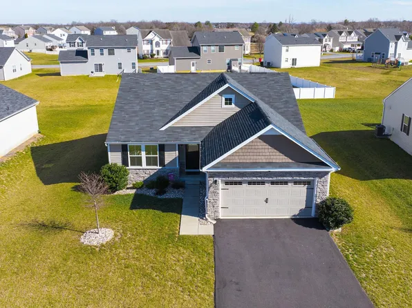 185 Banks Ave, Bunker Hill, WV 25413