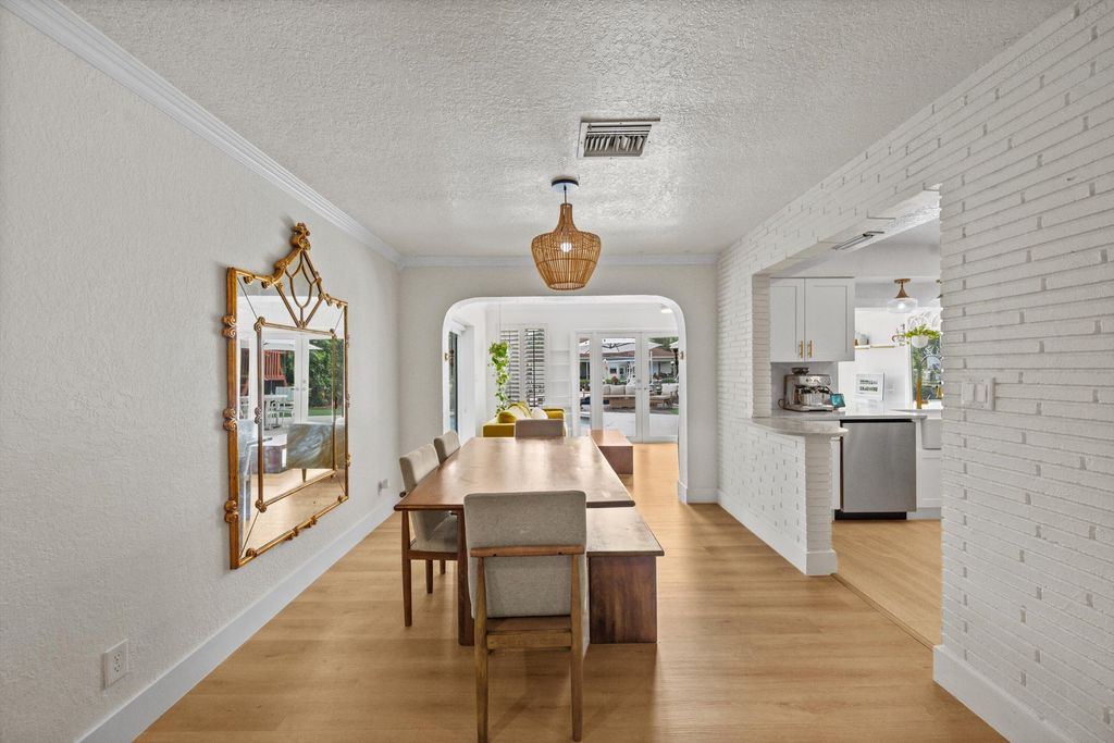 160 SE 9TH Street, photo 6