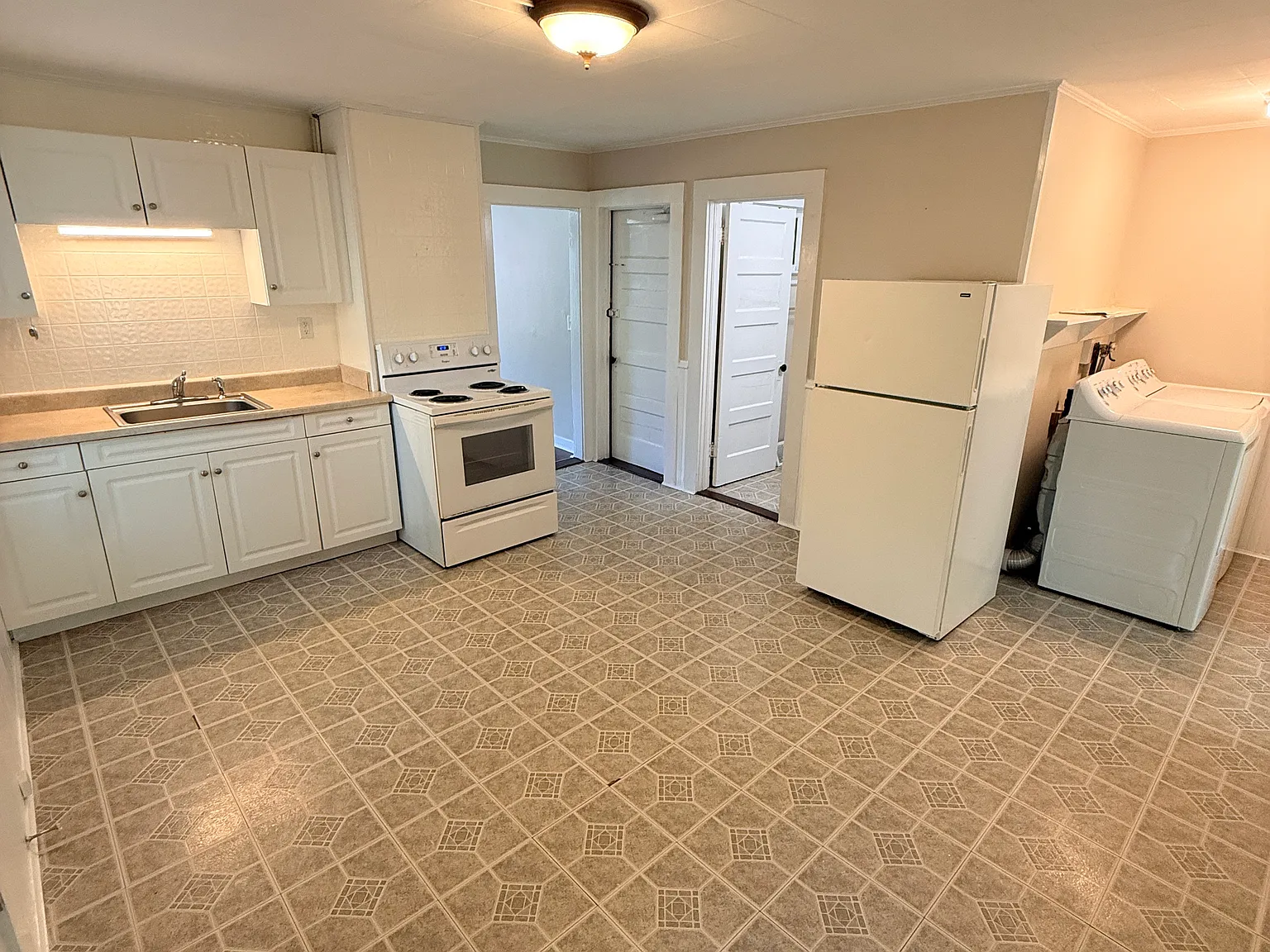 2 bed, $1,690 — Photo 4