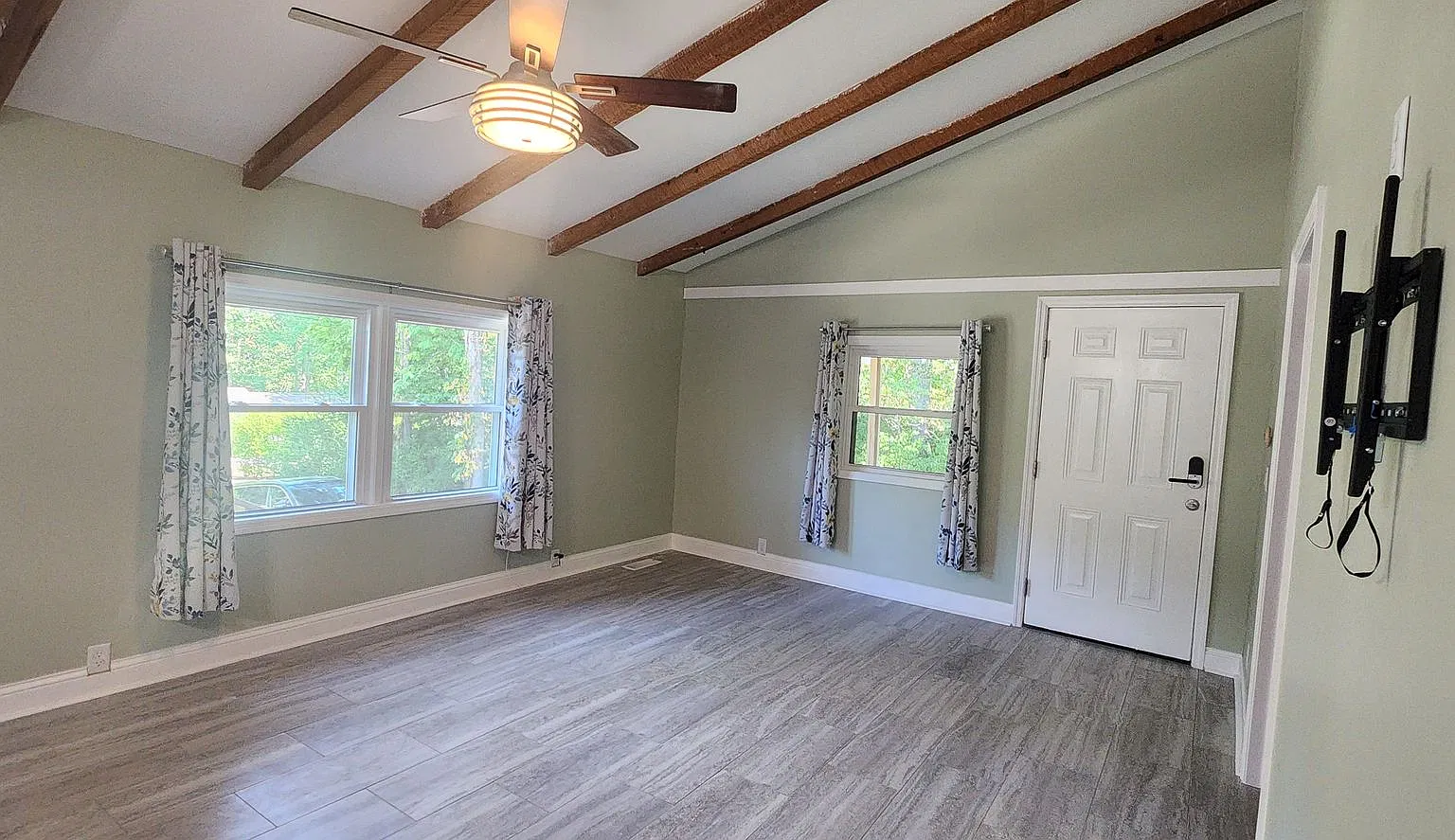 Cozy, completely remodeled 2 bedroom / 1 bath in Fairfield Glade 1 year lease available — Photo 3