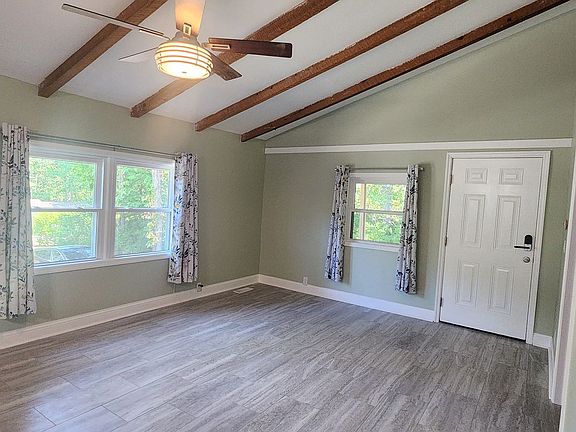 3rd image of 152 Lakeshire Dr