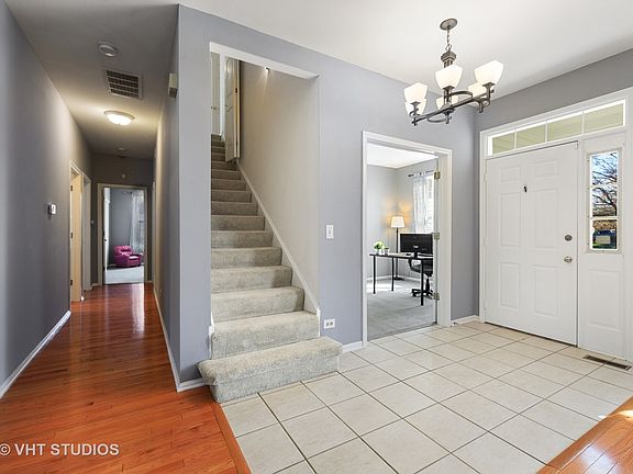 5th image of 165 Brookwood Ln W
