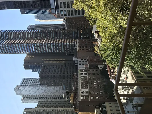 Sold by Amy Craig Real Estate Services LLC | media 18