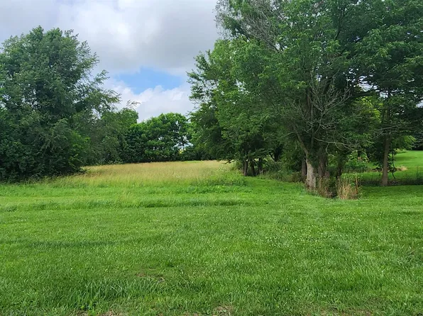 4665 E Base Rd, Glenwood, IN 46133