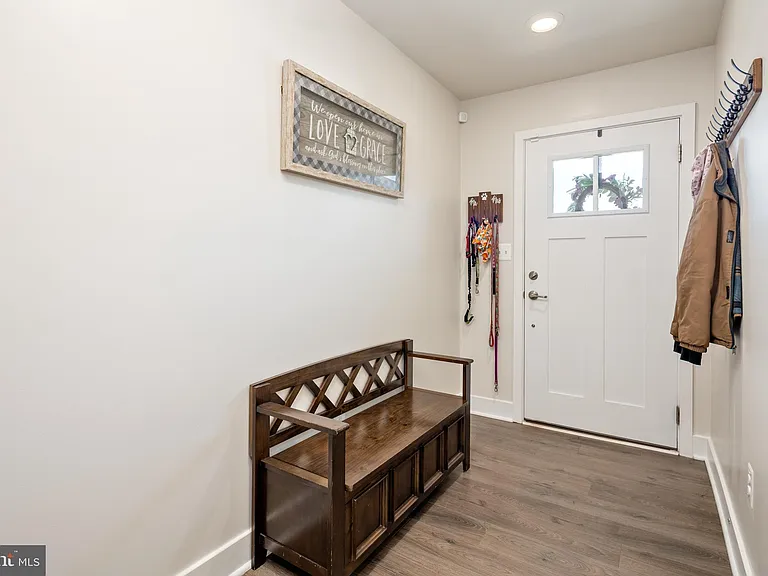 618 Chalcedony Ln — Photo 7