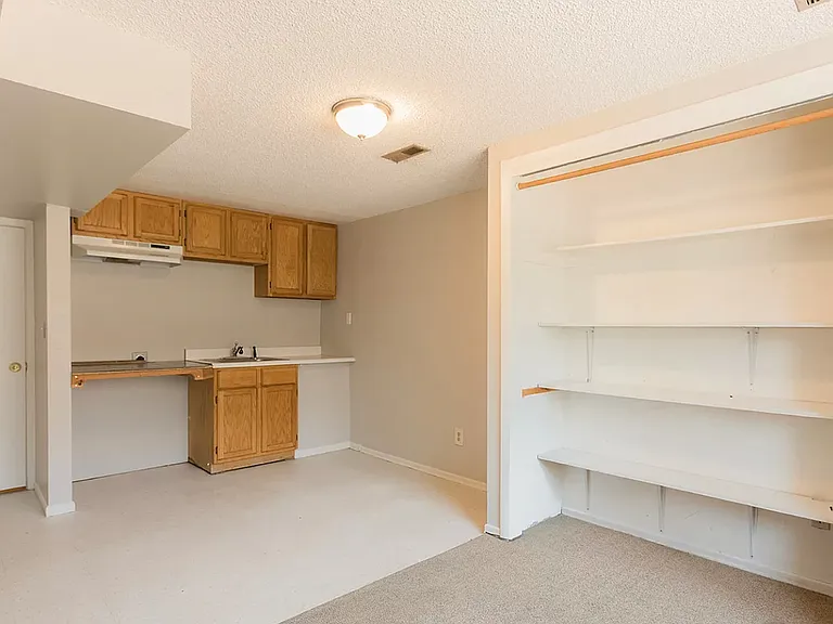 766 Mohawk Dr — Photo 17