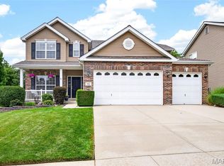905 Harvestwynd Ct, Lake Saint Louis, MO 63367
