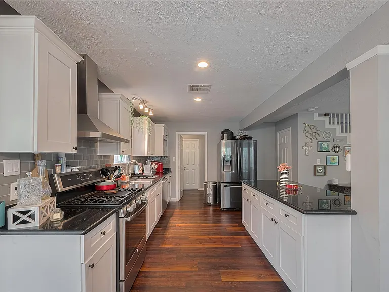 5514 Avenue M — Photo 16