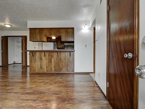5th image of 1331 Glen Oaks Ct #4