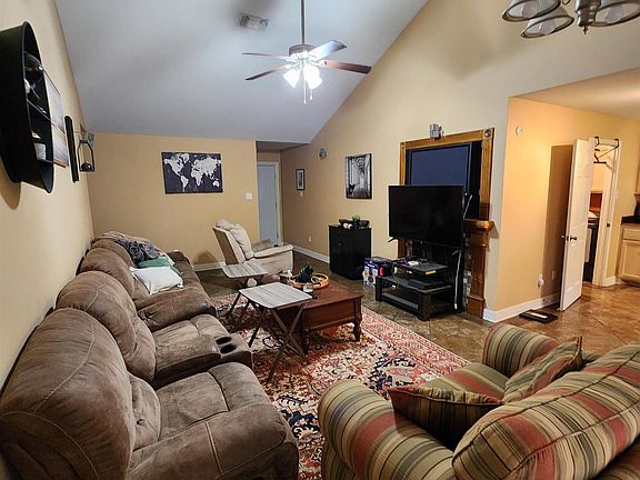 4th image of 311 Standifer Ave