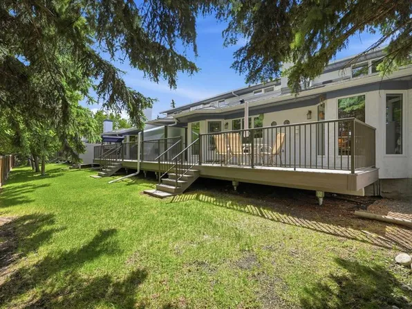 22 A W Woodmeadow Close SW, Calgary, AB T2W 4L8