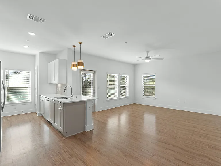 Botanic Miramar Beach — Photo 145