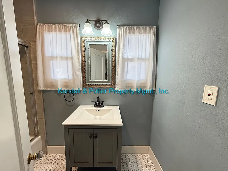 66 Roosevelt St — Photo 18
