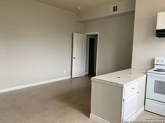 5th image of 706 Hammond Ave #101