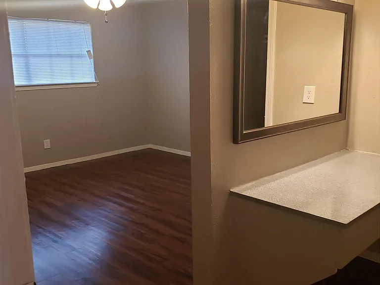 Camelot Apartments — Photo 49