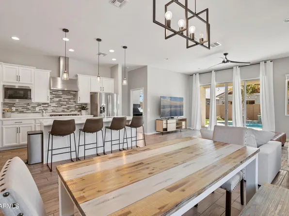 3161 E BLOOMFIELD Parkway, Gilbert, AZ 85296