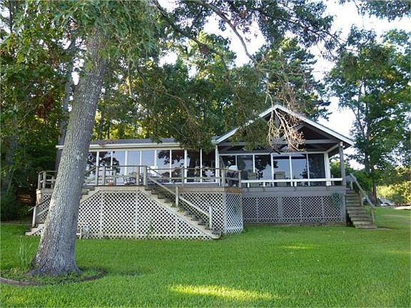 3rd image of 255 N Pine Harbour Dr