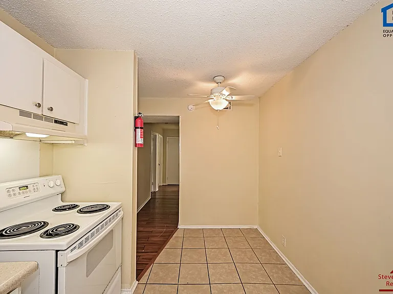 441 Harding Pl #A14 — Photo 5