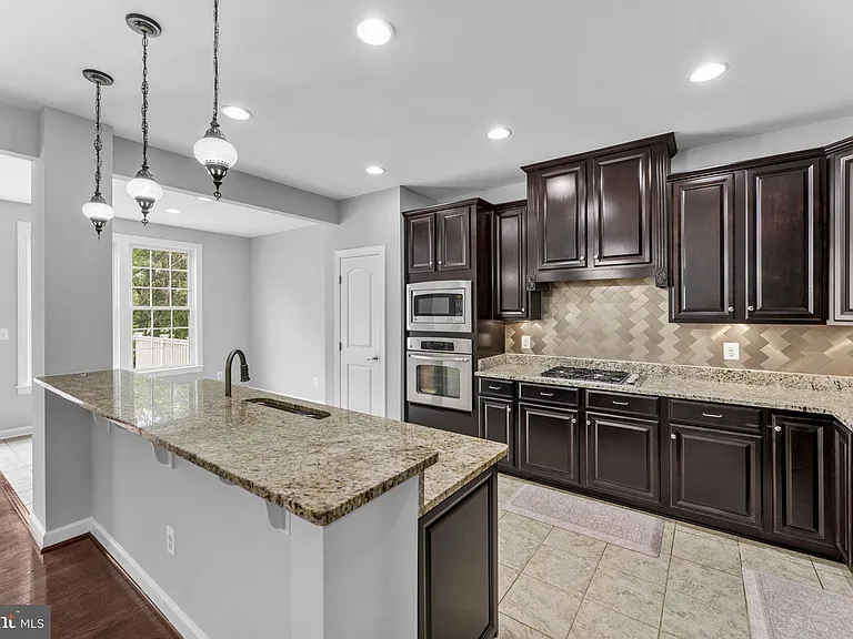 21268 Park Grove Ter — Photo 24