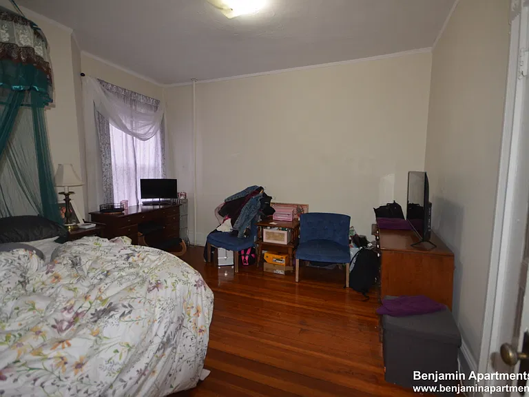 1595 Beacon St #31 — Photo 12