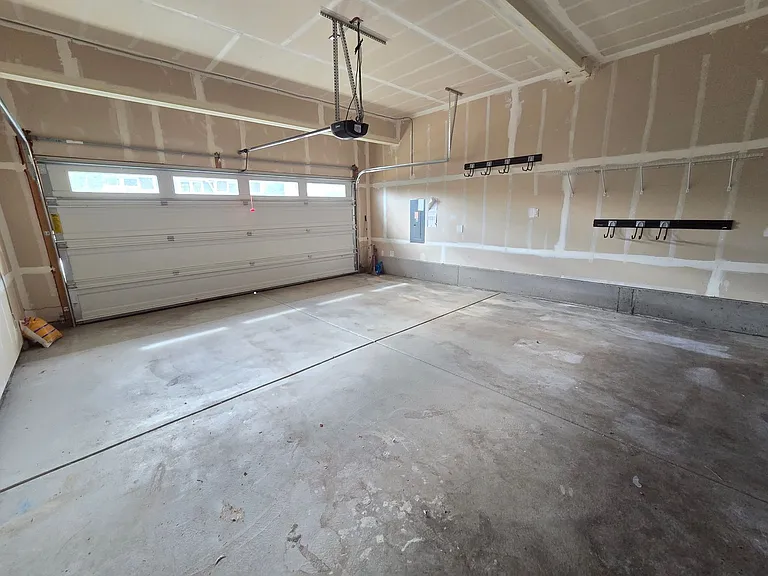 2524 Jacaranda Ave — Photo 36