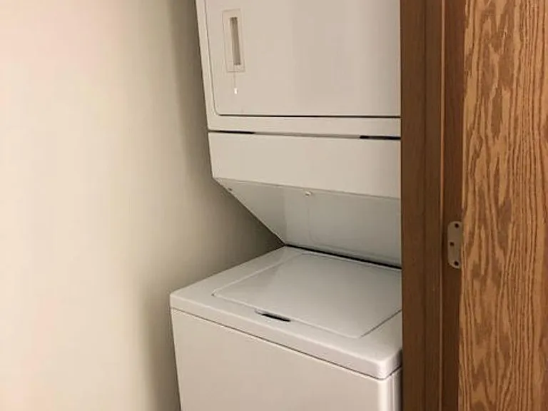 Hollow Creek IV Apartments — Photo 11