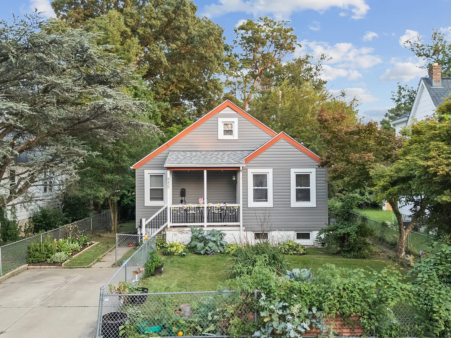 3 bed, 1404 sqft, $2,200 — Photo 3