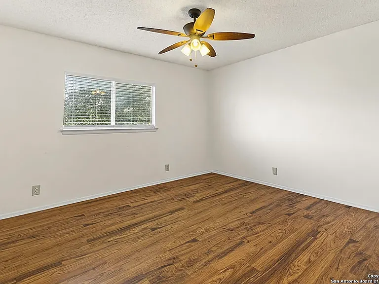 9806 Kelton Dr — Photo 22