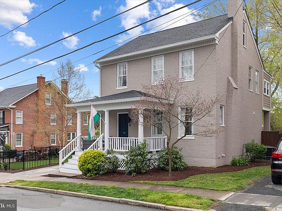 3rd image of 419 W Cecil St