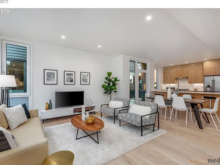 2035 SW Vermont St #2 — Photo 3