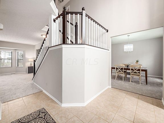 2nd image of 2725 Woods Cres