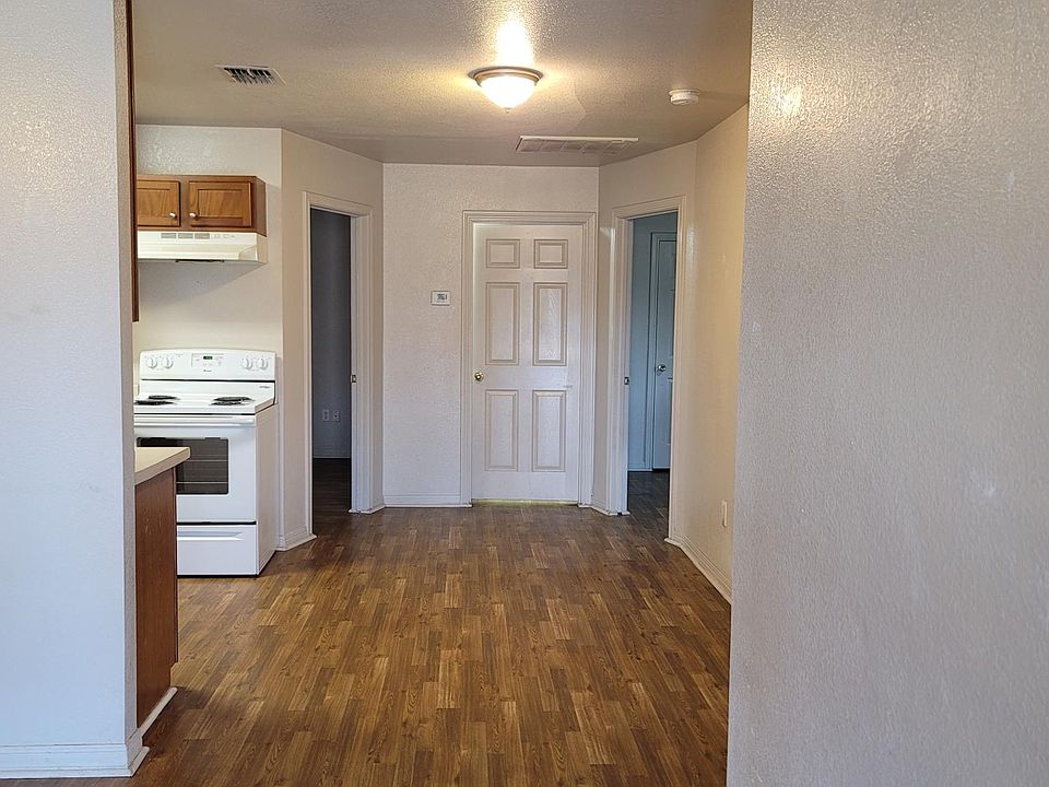 1st image of 221 E Craven Ave