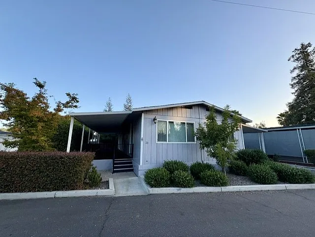 2 bed, 1368 sqft, $1,700 — Photo 2