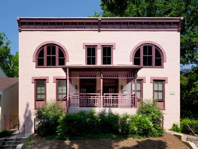 425 First Street North — Photo 1