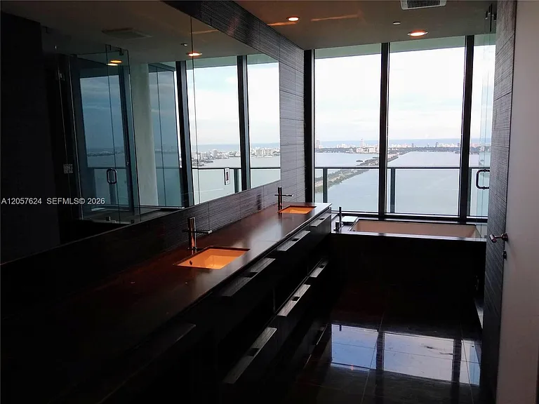 3131 NE 7th Ave #Penthouse 4901 — Photo 39