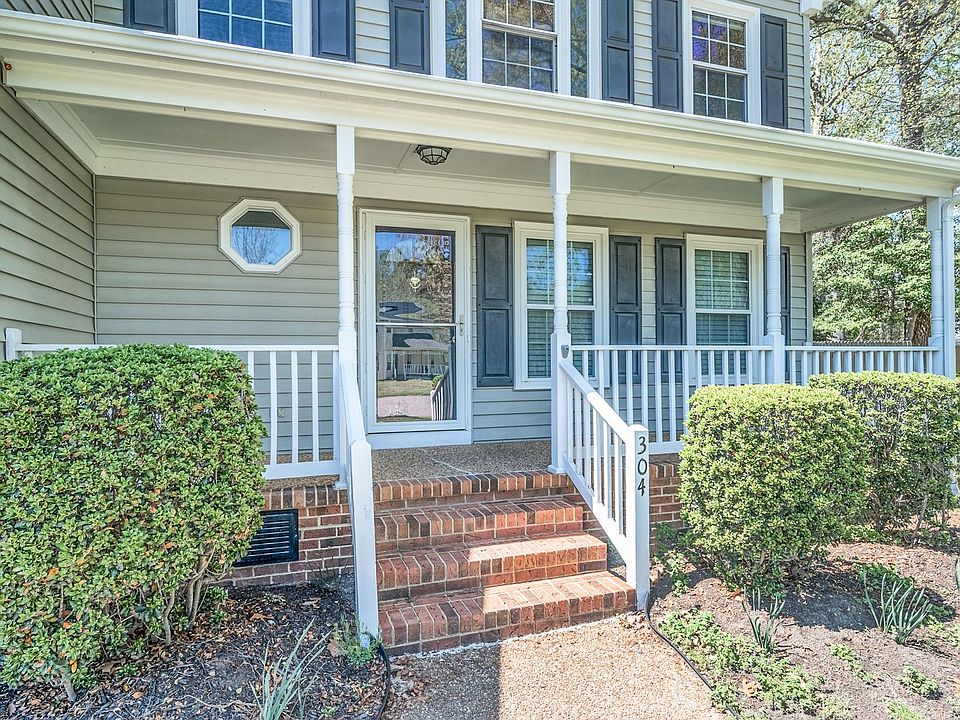 1st image of 304 Lynns Way