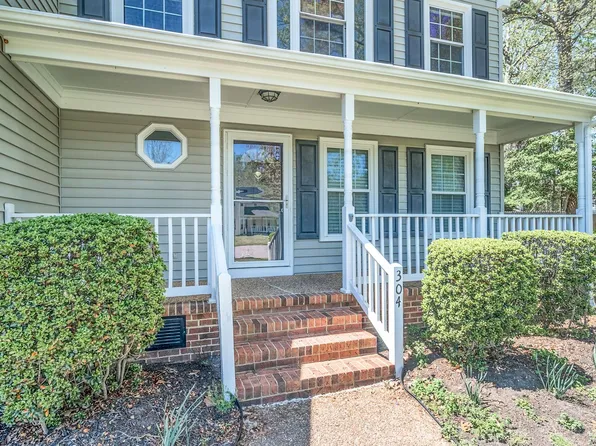 304 Lynns Way, Yorktown, VA 23692