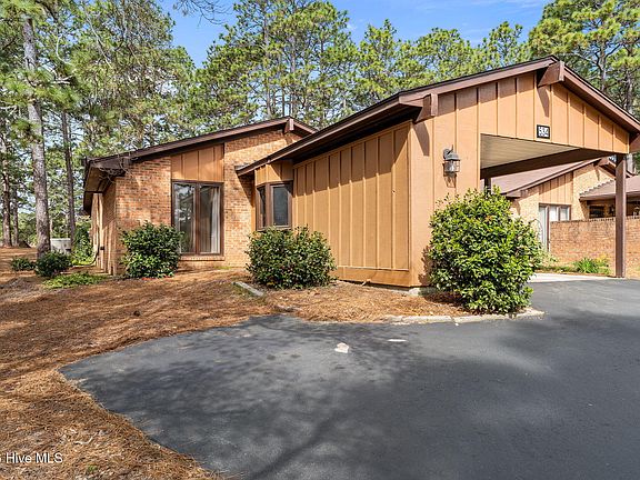 3rd image of 534 Sandalwood Drive