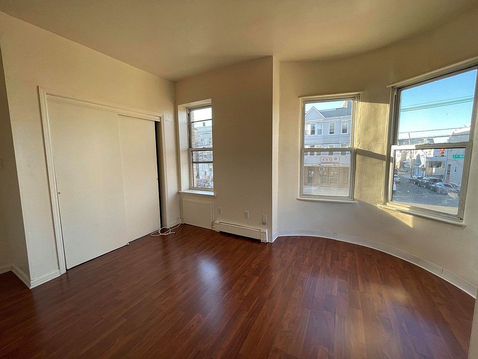 1st image of 518-524 Kennedy Blvd #2E